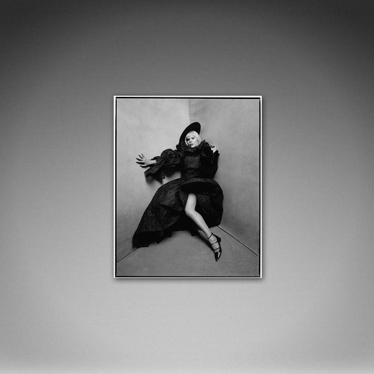 Front view of Paloma Faith print